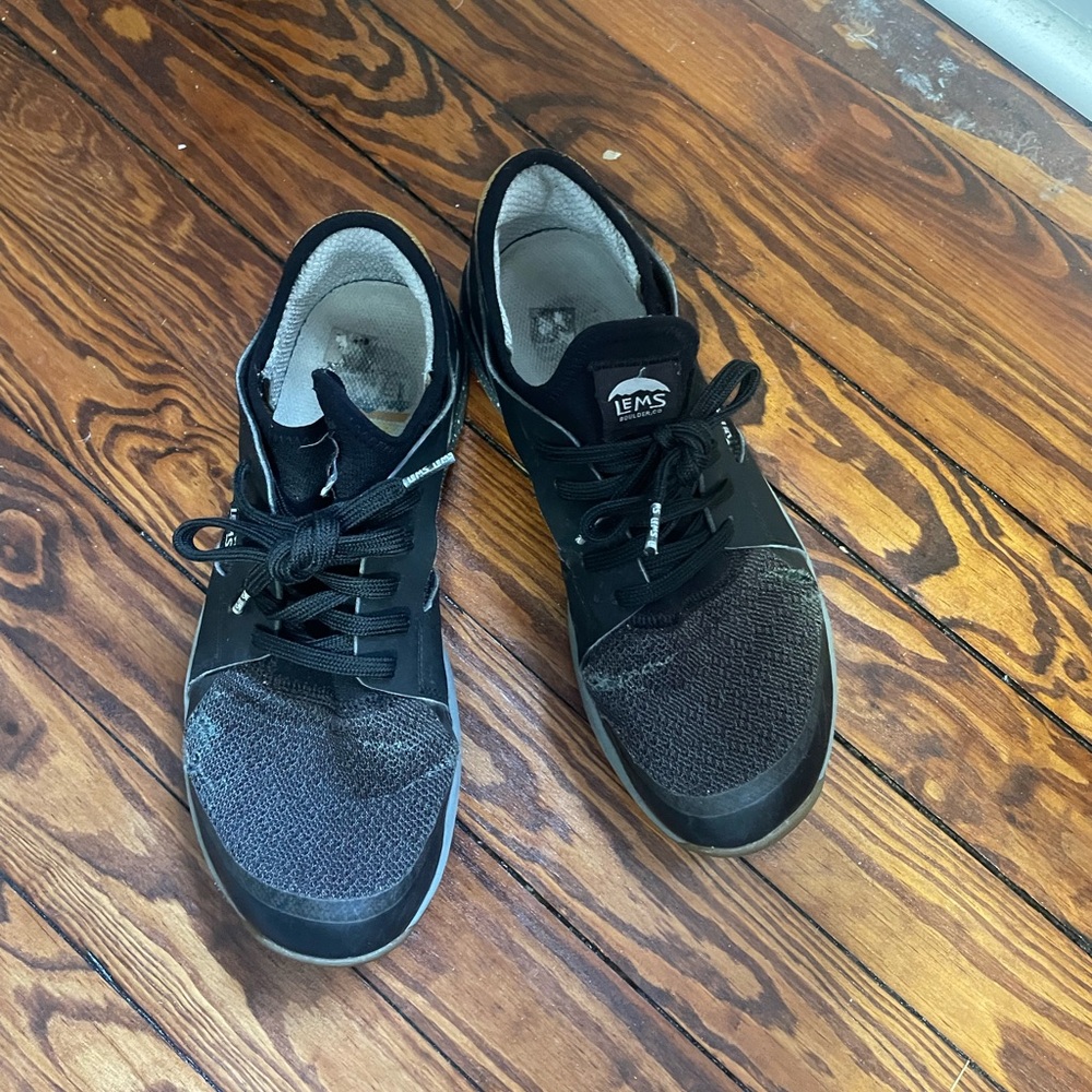 Lems Luna sneakers size 9.5 women’s black